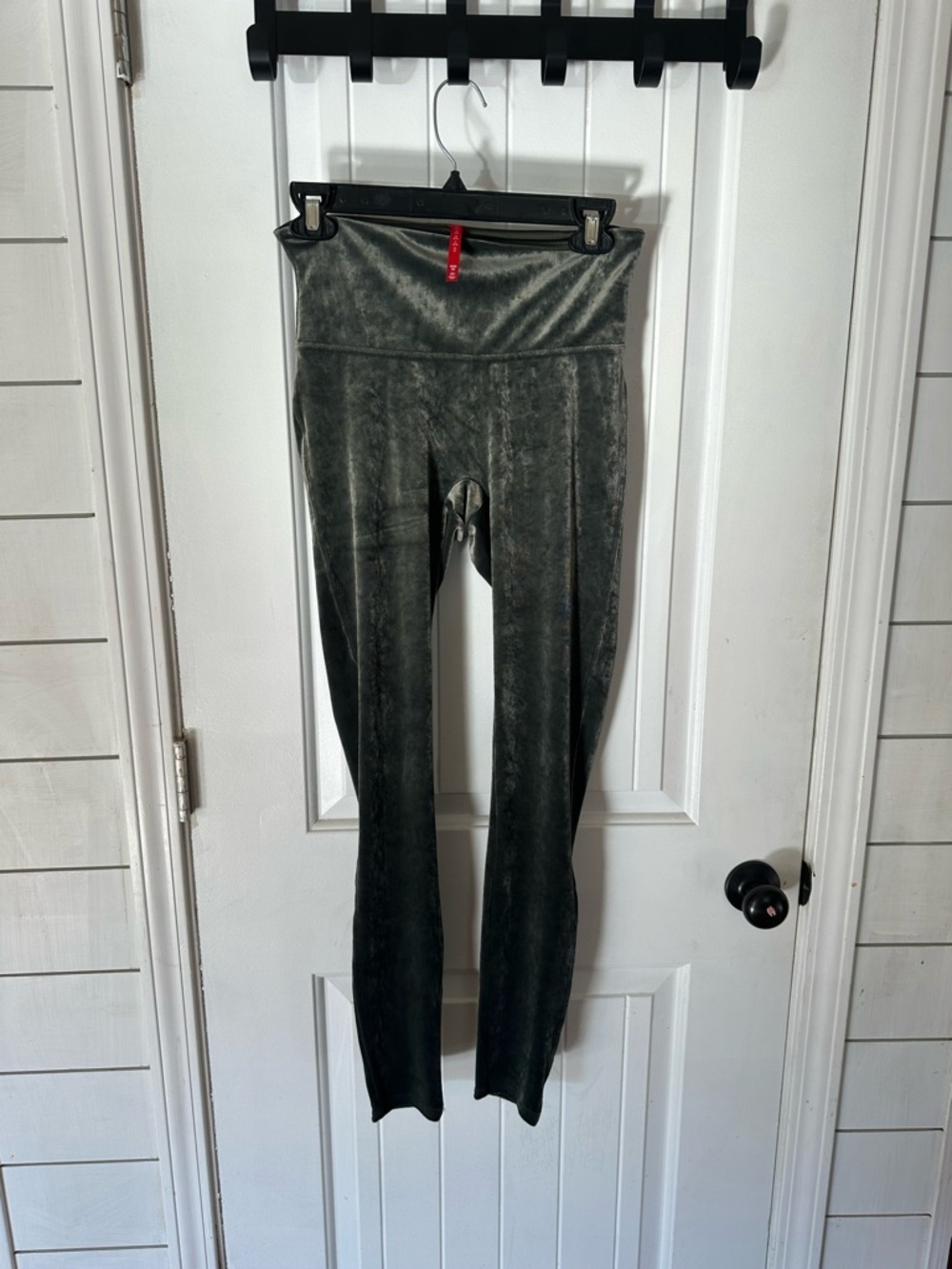 SPANX Velvet Leggings with Red Brand Tag in Charcoal